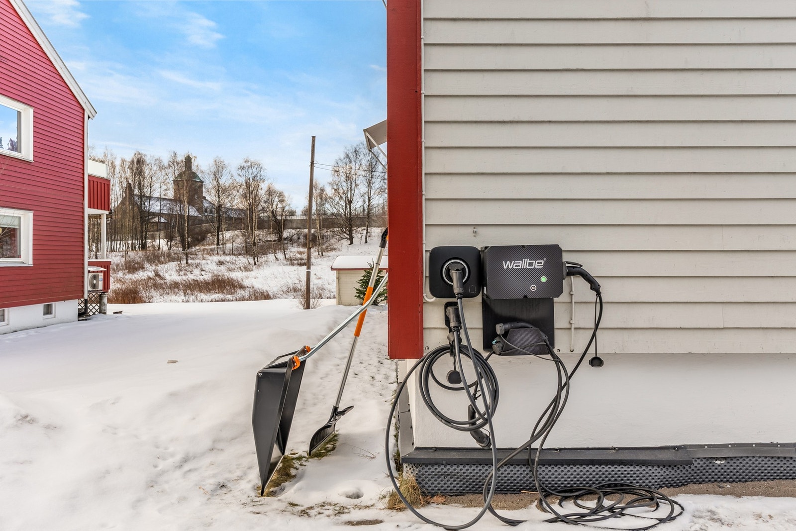 Det er nyere drenering, vinduer, etterisolering i uetg og lukrativ terrassebord fra Møre Royal ++ Galleribilde
