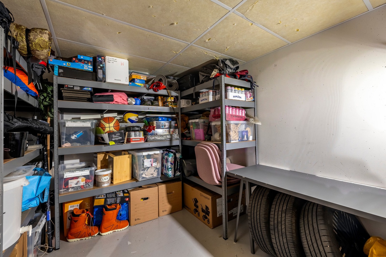 I tillegg disponerer leiligheten en bod i kjeller på ca. 10 kvm. Galleribilde