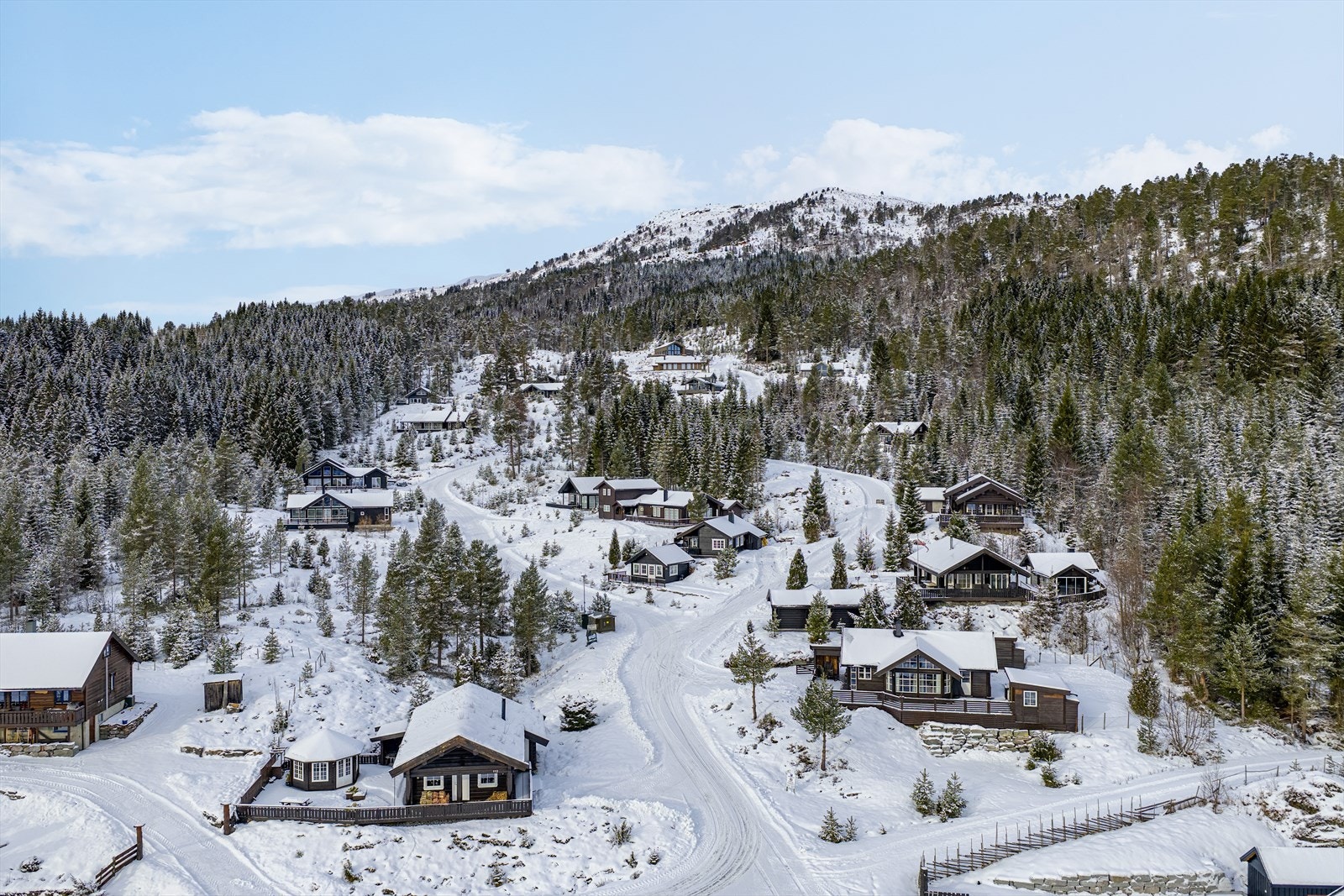 Hytten fra 2011 fremstår som innbydende og funksjonell Galleribilde