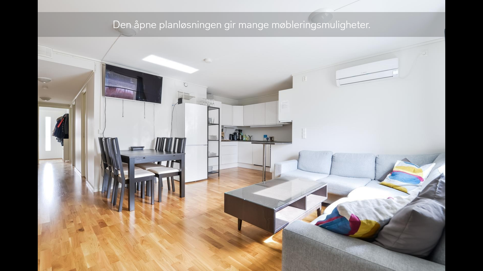 Er ommøblert. sofa og tv flyttet Galleribilde