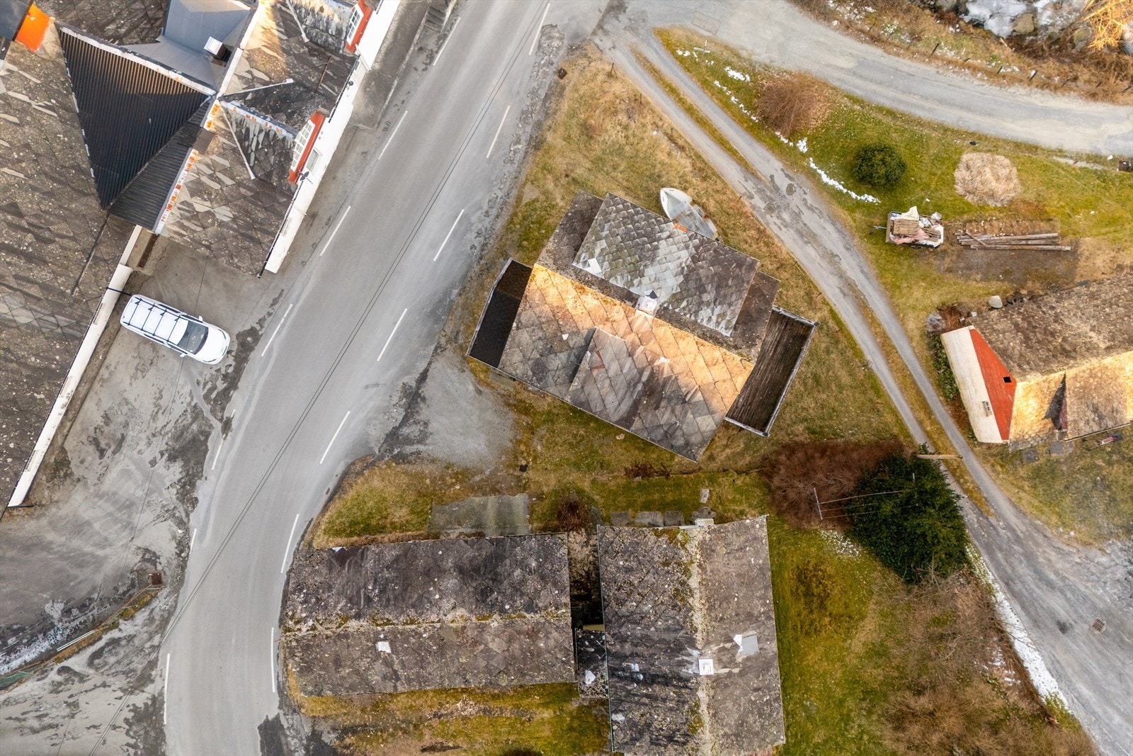 - Eiendommen nyter en gunstig og sentral plassering i Meierihola, som gir umiddelbar tilgang til et variert spekter av bekvemmeligheter - Galleribilde