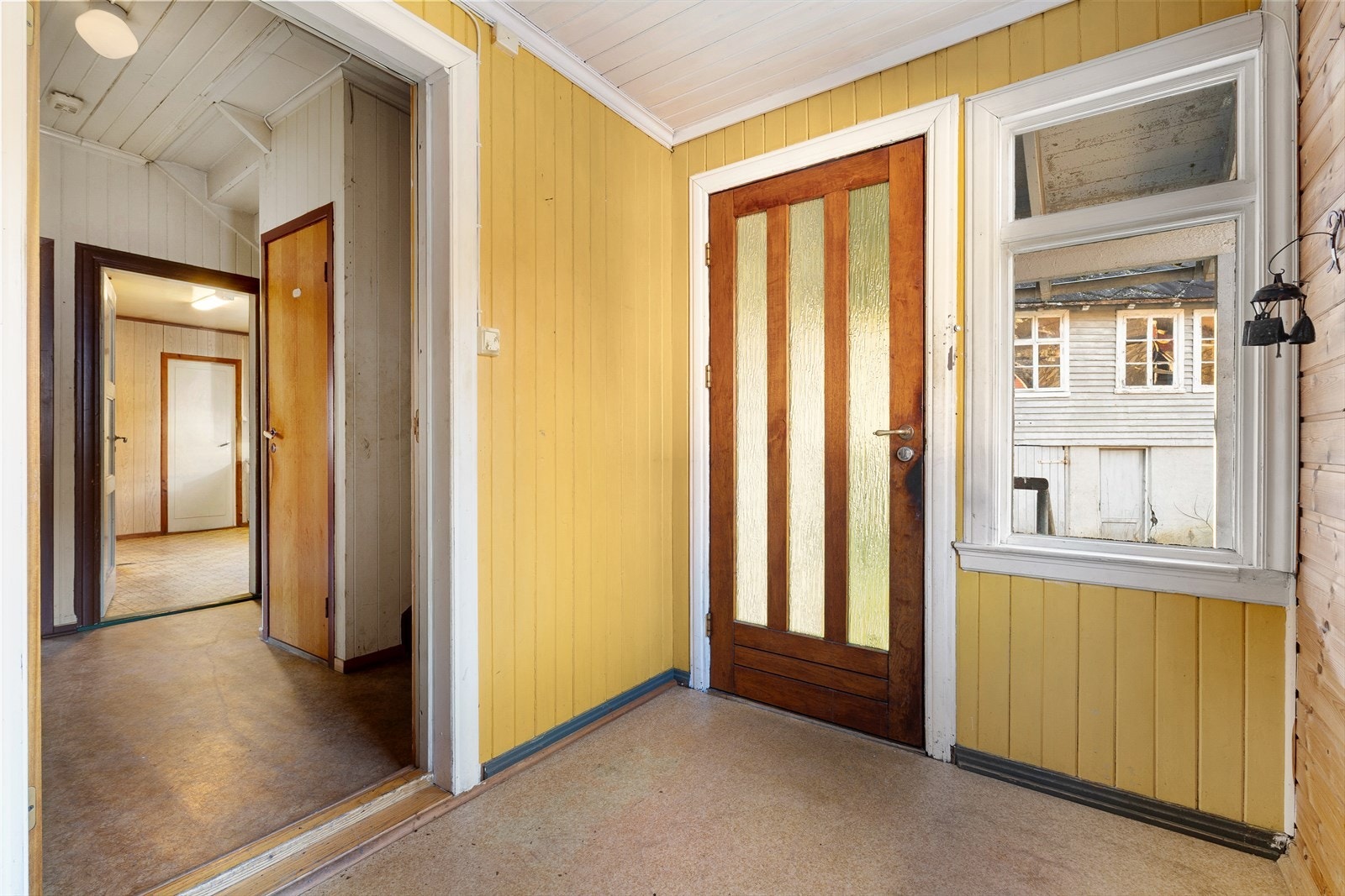 - Innvendig går boligen over tre plan og har et BRA-i på 194 m² - Galleribilde