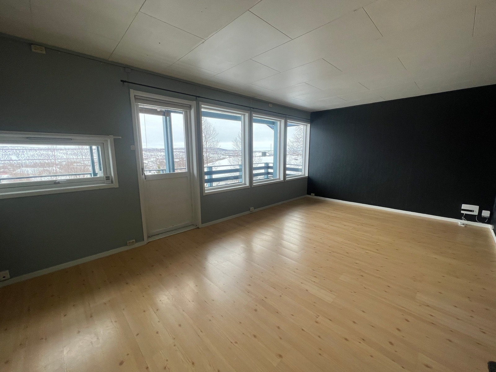 Stue oppe Galleribilde