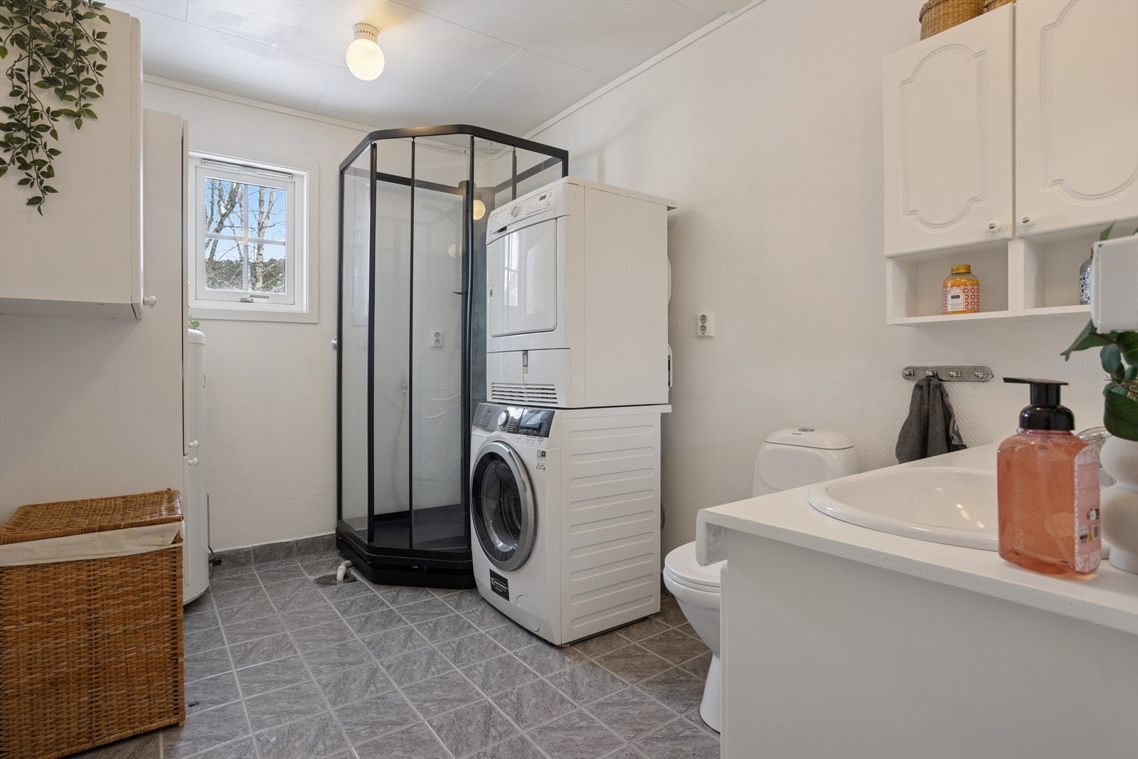 Baderom i 1. etasje. Galleribilde