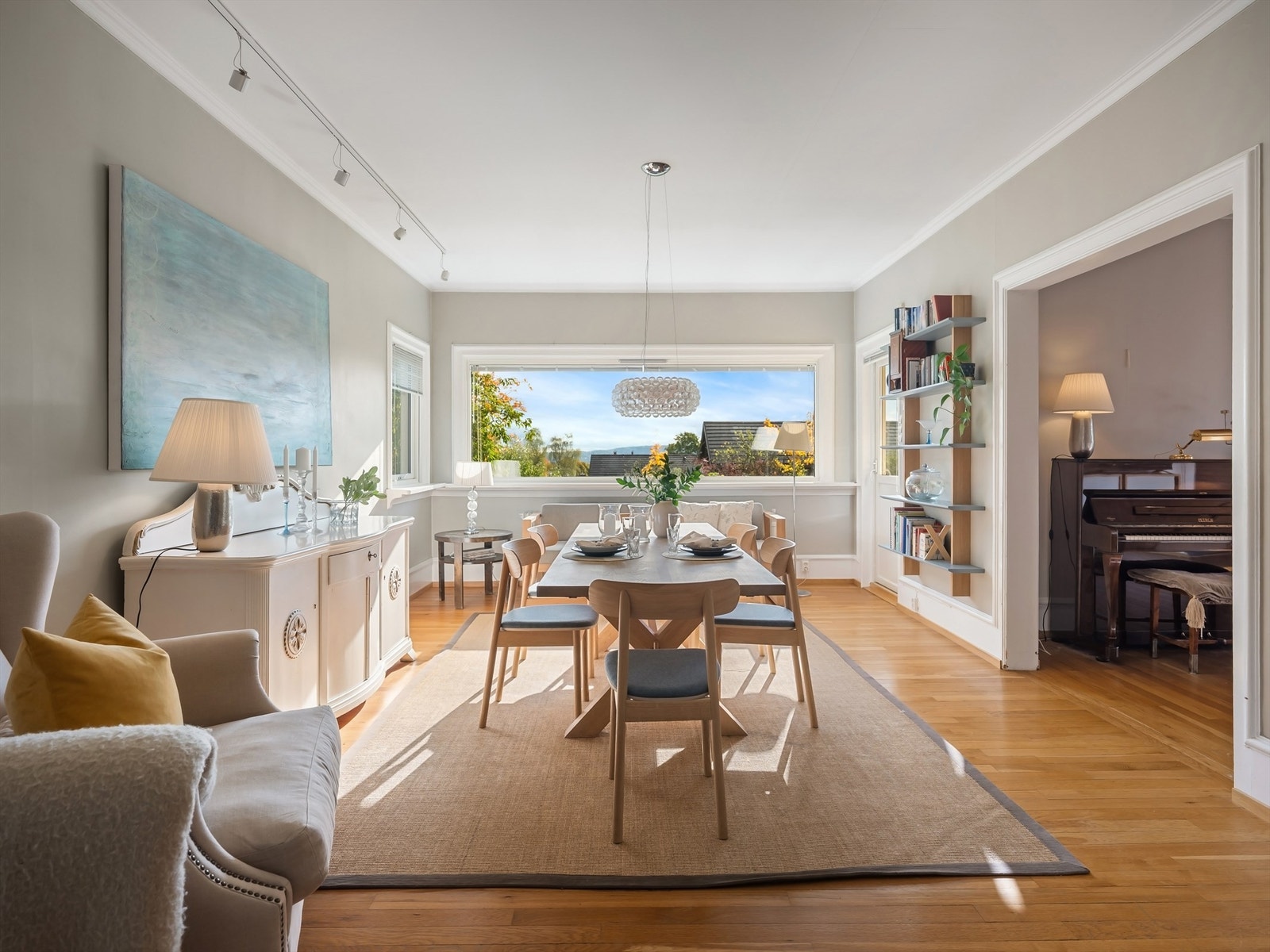 Innbydende og hyggelig familiebolig over 3 plan Galleribilde