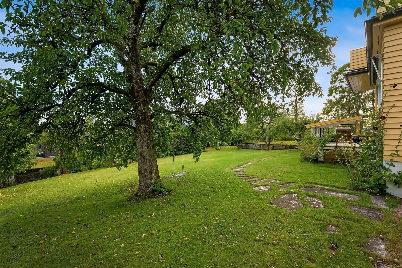 Nydelig klassisk funkisbolig med ekstremt fin beliggenhet og tomt Galleribilde