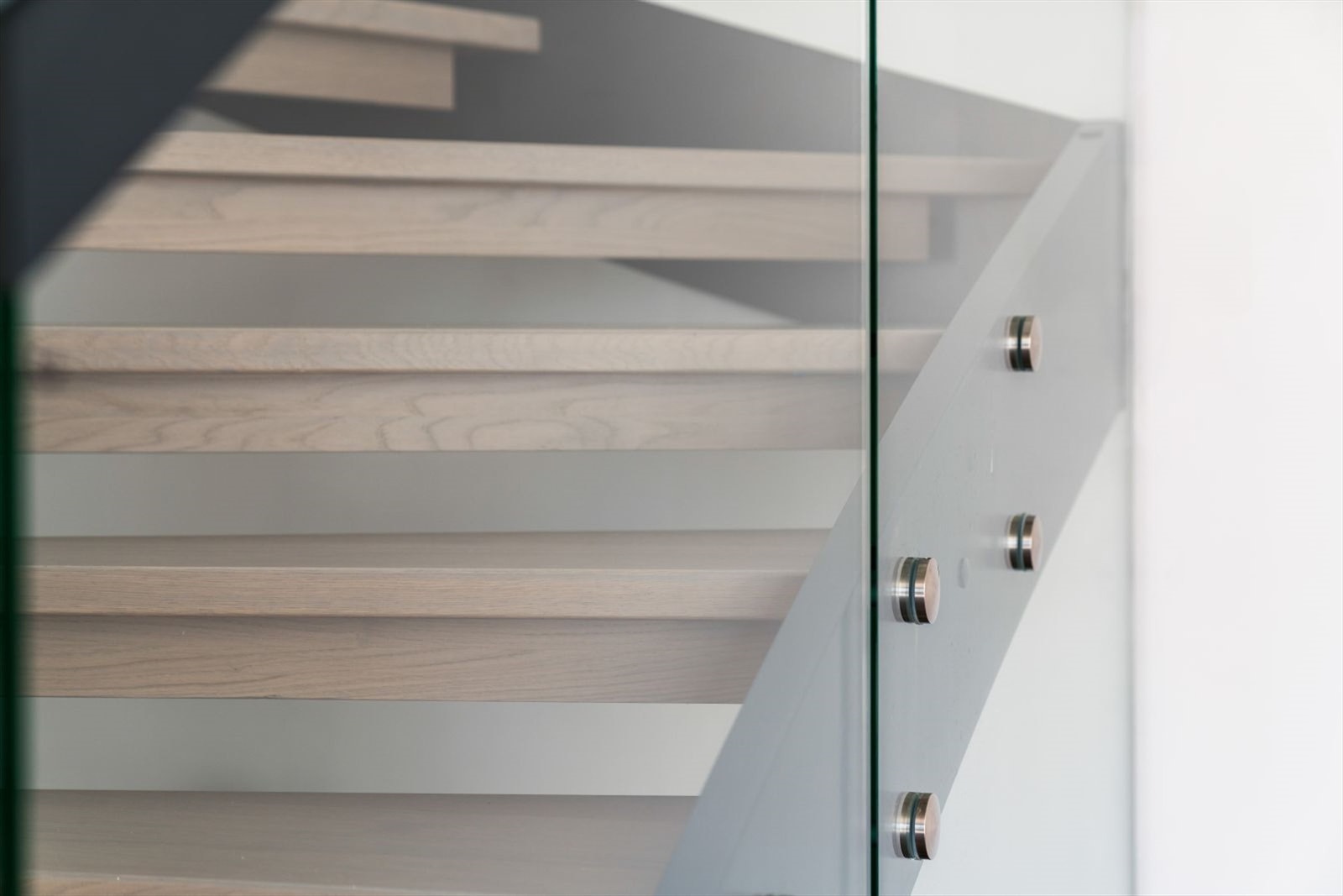 Fine detaljer i trappen ned til underetasjen. Galleribilde