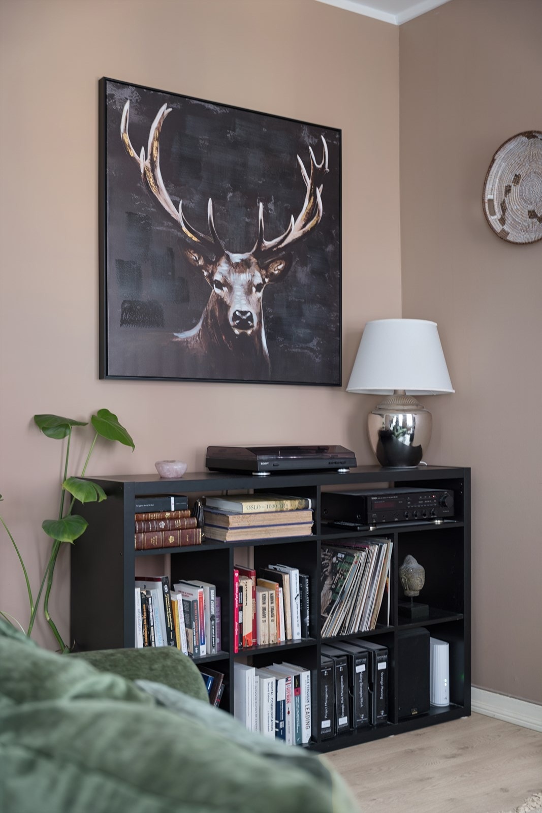 Varmtvann, TV og internett er inkludert i felleskostnadene. Galleribilde