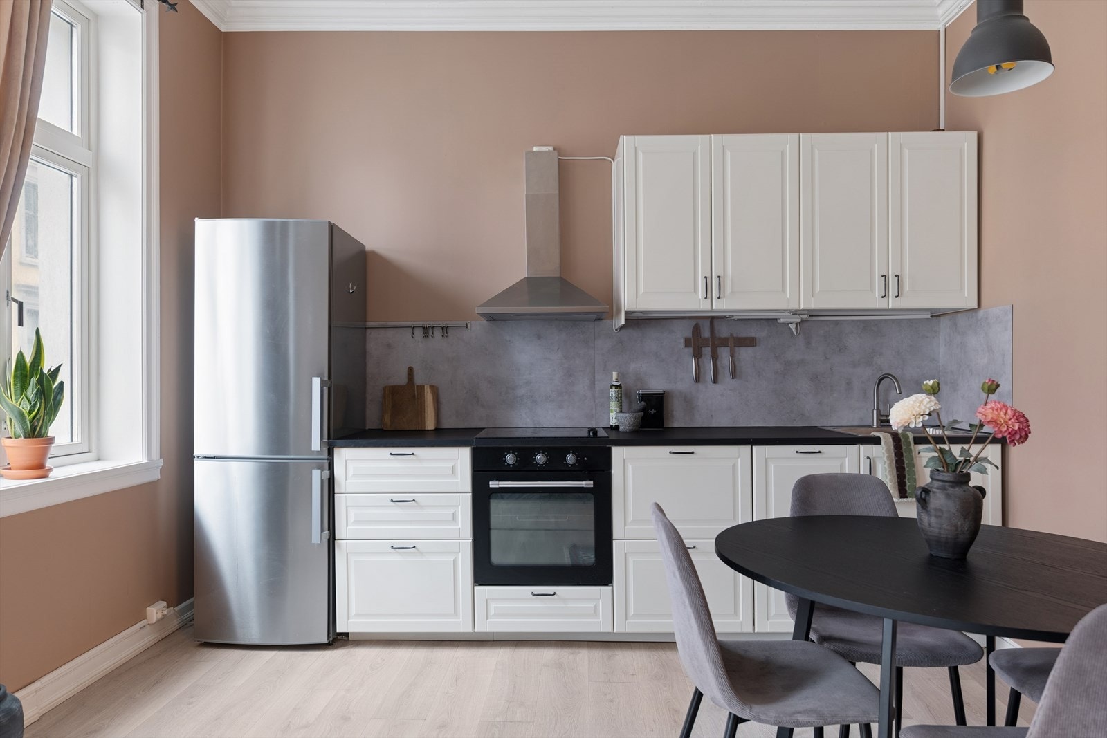 Henrik Holten Riste (47 97 25 50) v/ DNB Eiendom har gleden å presentere Thorvald Meyers gate 44A! Galleribilde