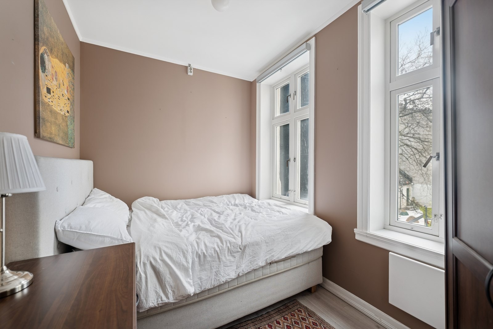 Det er god plass til dobbeltseng og øvrig ønsket møblement. Galleribilde