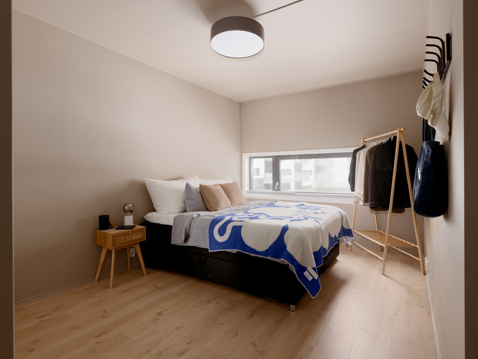 Leiligheten har en barnevennlig planløsning med to gode soverom. Galleribilde