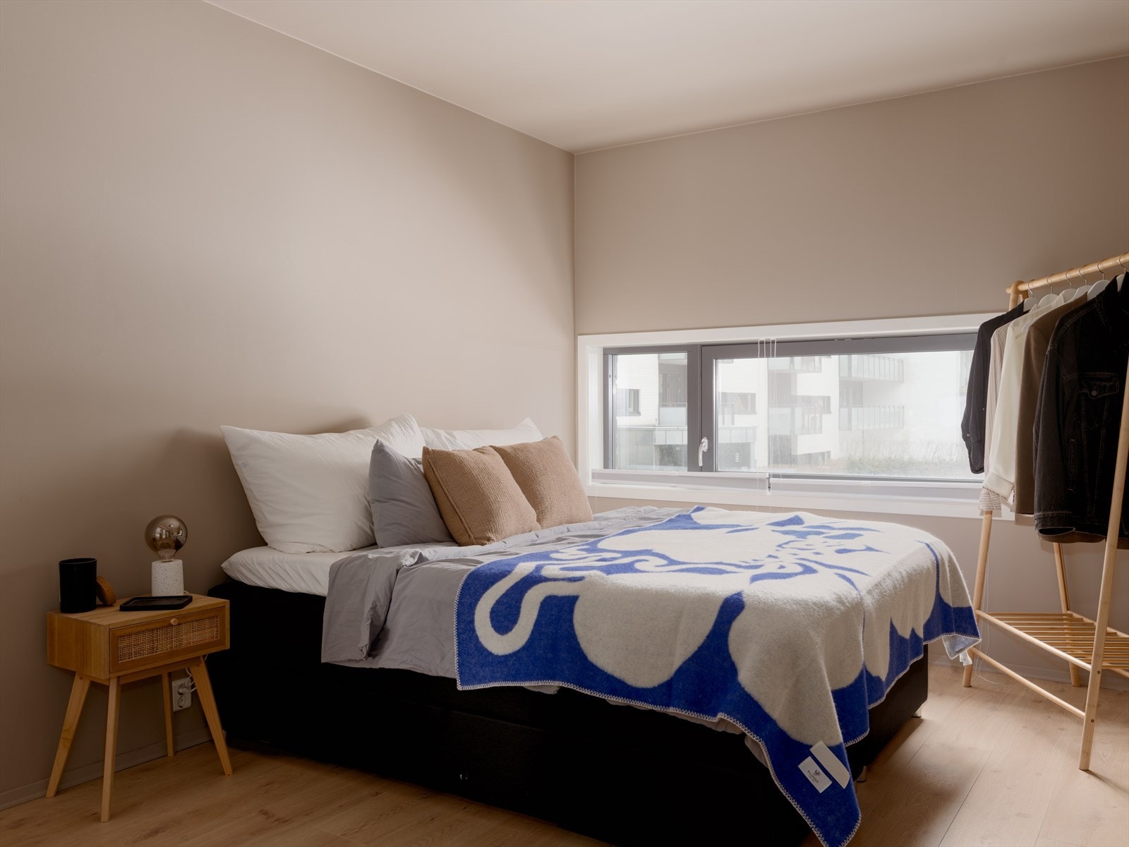 Begge soverom vender mot det rolige, indre gårdsrommet. Galleribilde