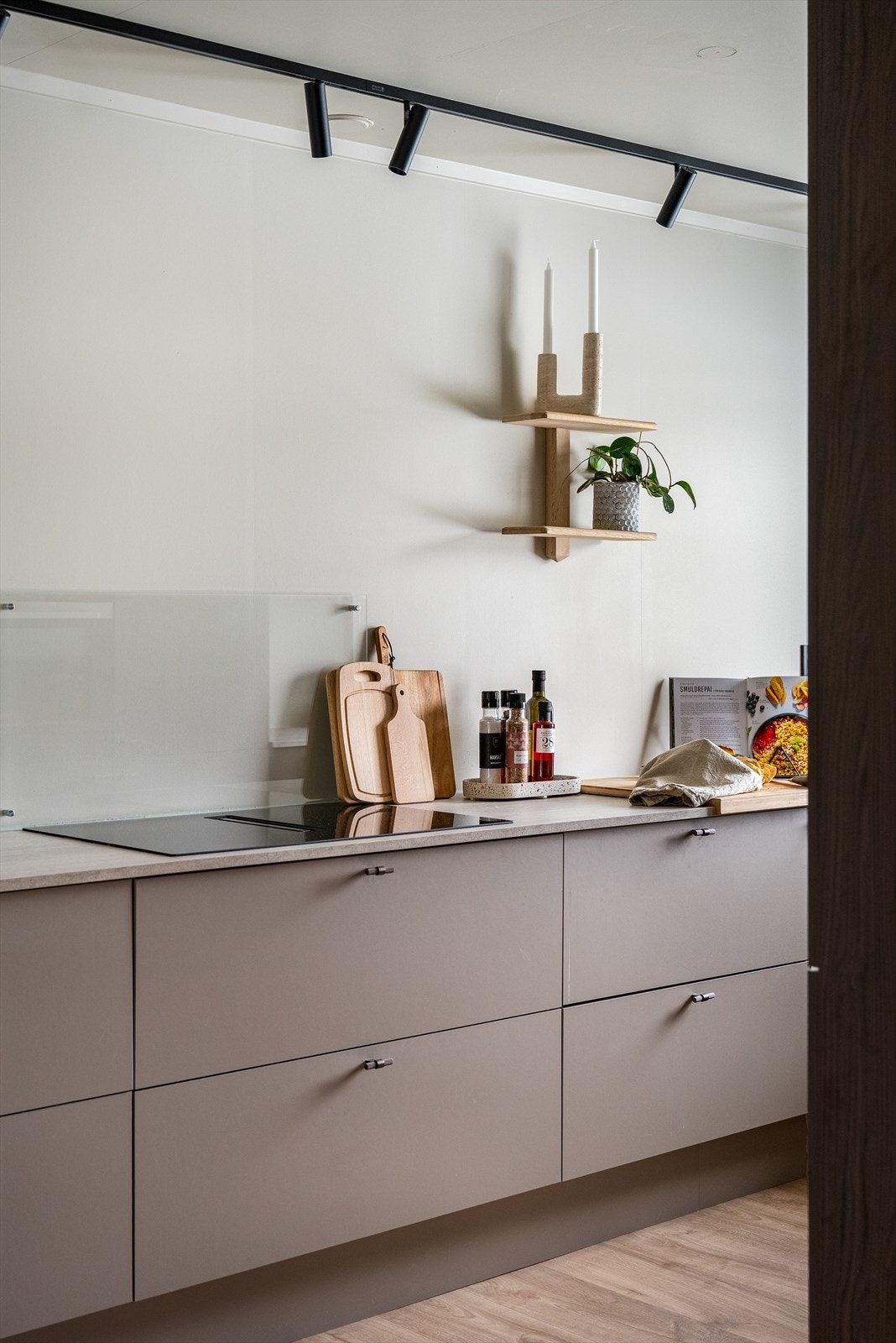 Lekker og moderne kjøkkeninnredningen fra 2025. Galleribilde