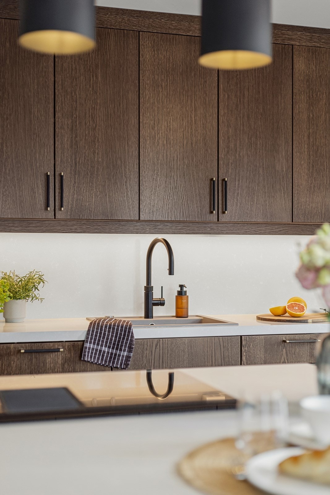 Det er etablert Quooker kjøkkenkran som gir kaldt, varmt og kokende vann. Galleribilde