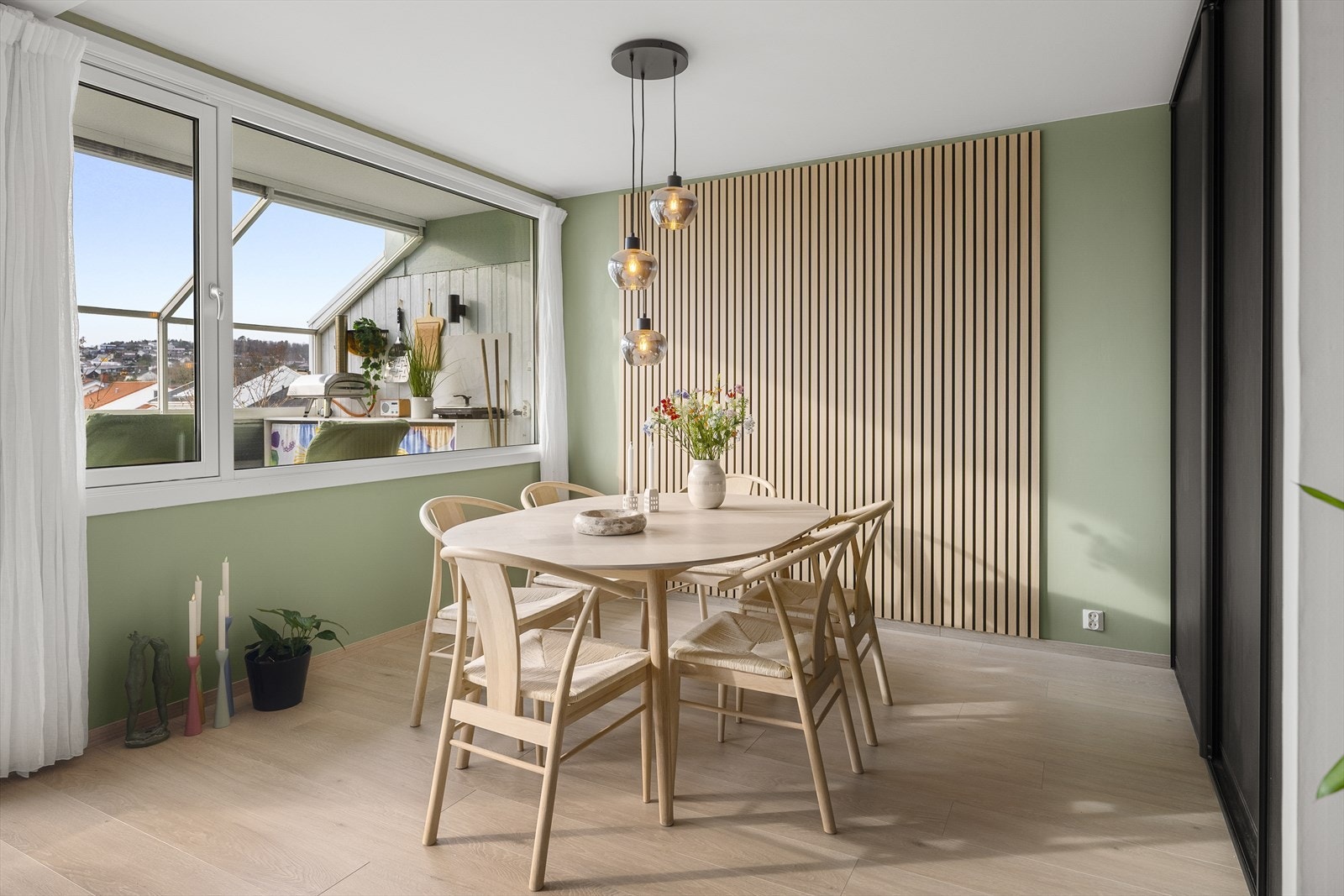 Her kan man enkelt sette opp en lettvegg for å etablere to soverom igjen om ønskelig. Galleribilde