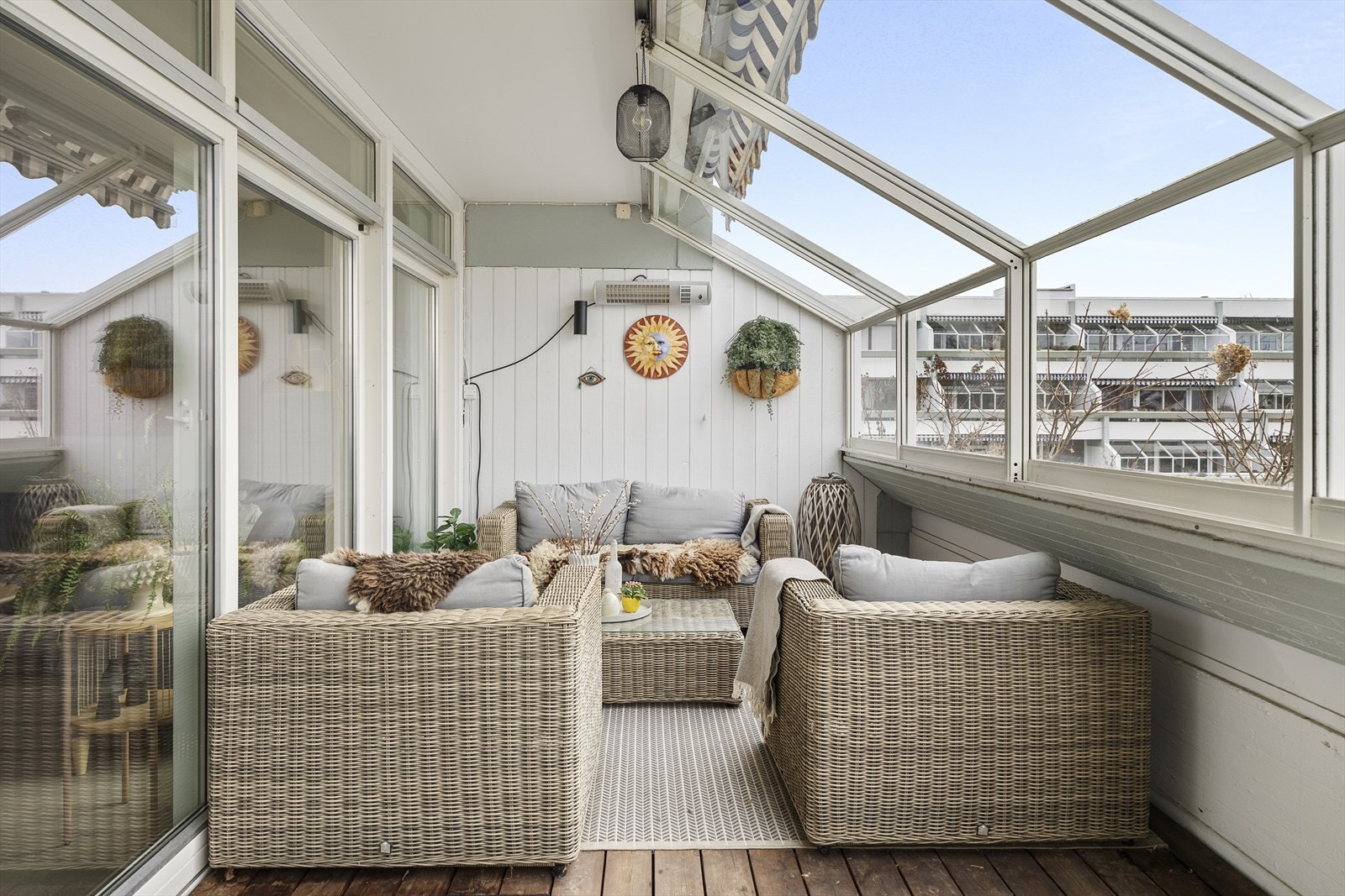 Hjemmets balkong er en attraktiv og innbydende utendørs oase. Galleribilde