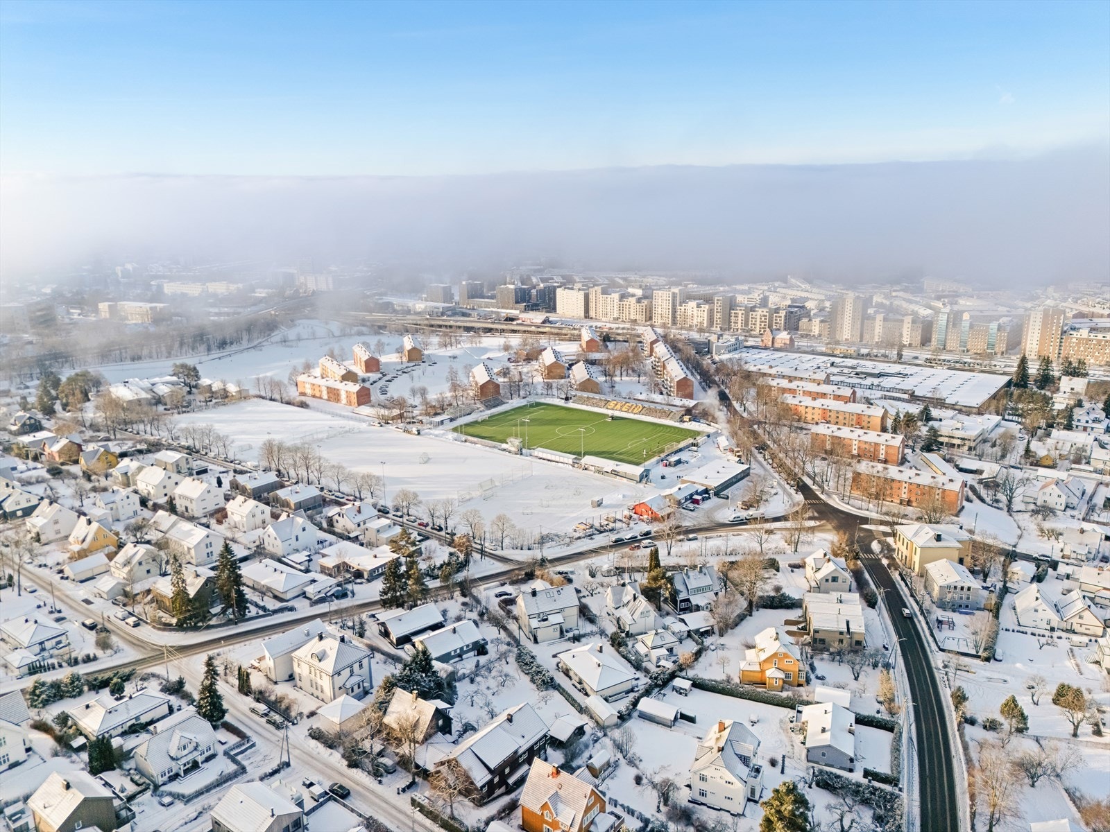 Storo Storsenter, med over 130 butikker og kino, ligger kun 15 minutter unna til fots. Galleribilde