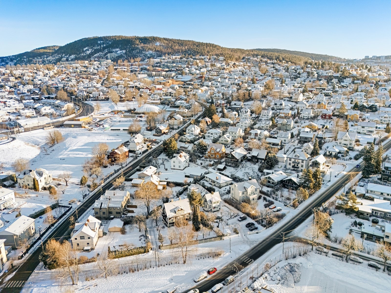Lillomarka ligger like i nærheten med fantastiske turmuligheter, badevann og lysløyper. Galleribilde