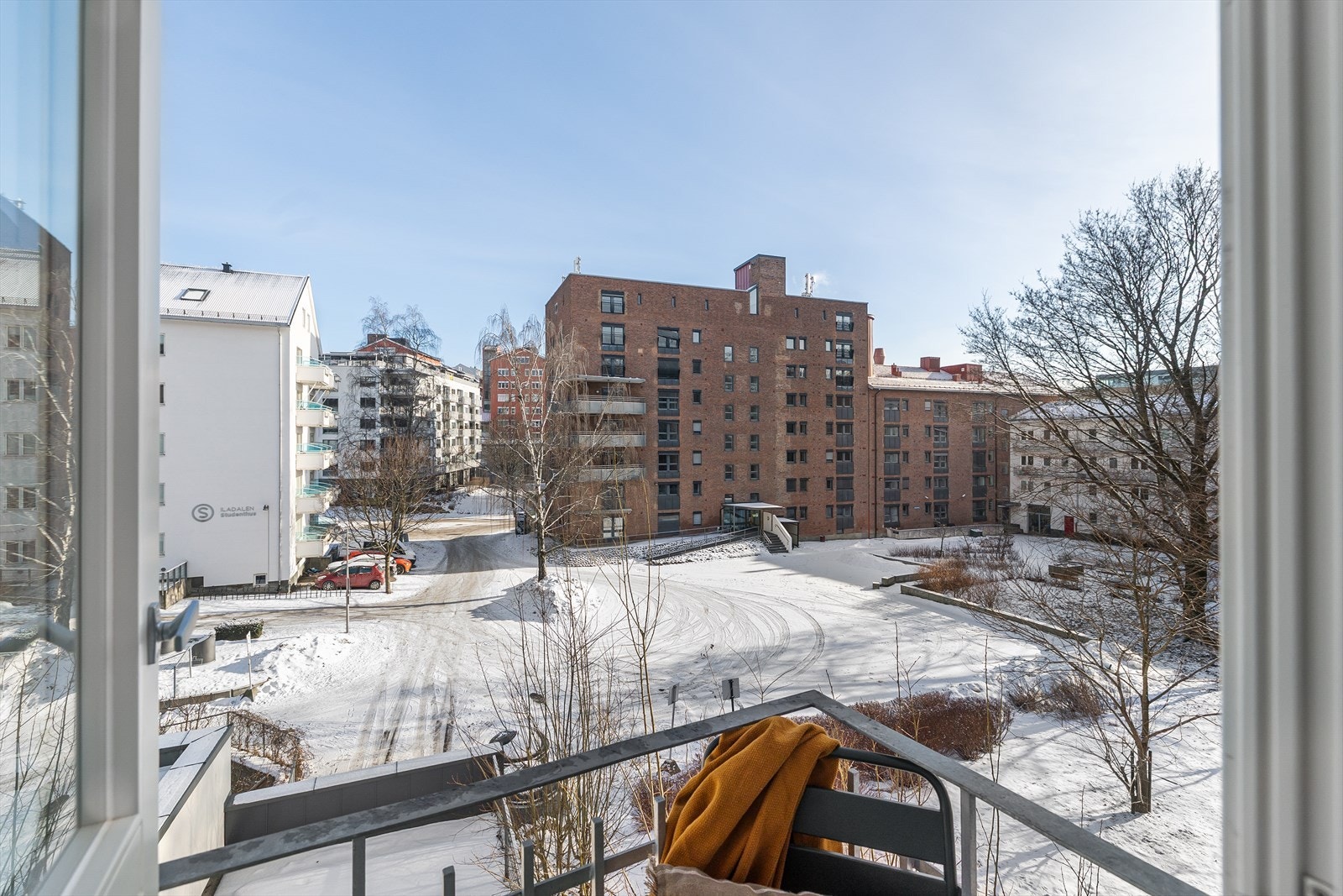 Åpen utsikt fra balkongen. Galleribilde