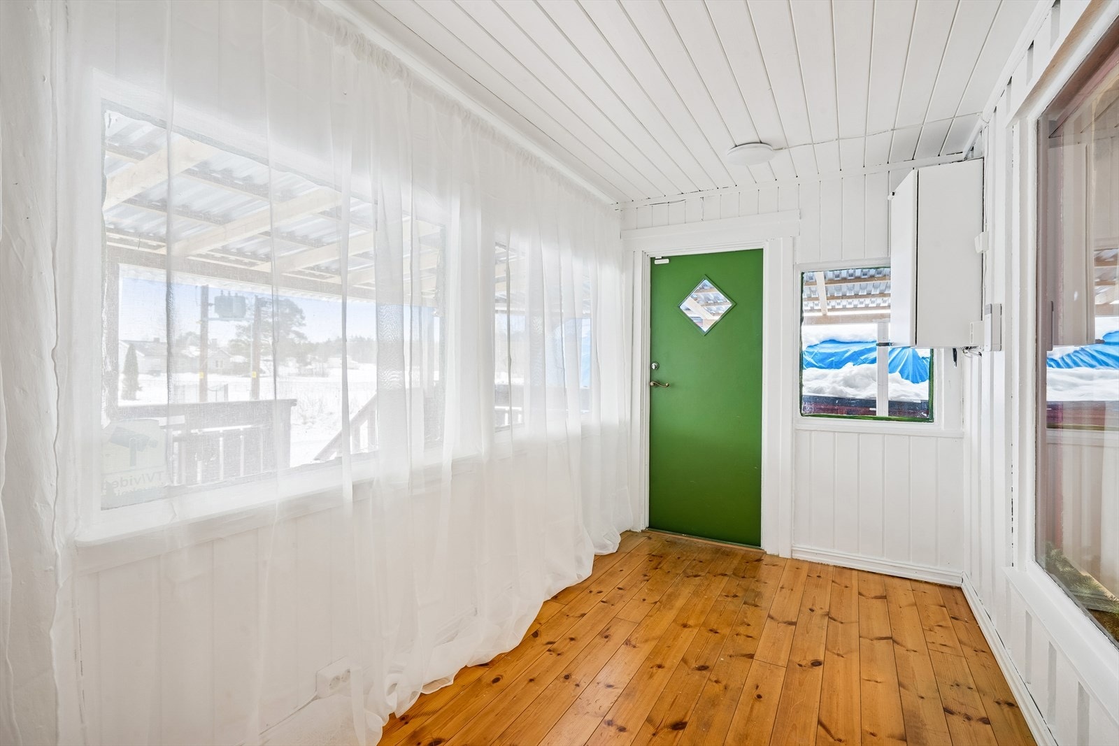 Boligen inneholder entré, bad/vaskerom, to soverom, stue og kjøkken. Galleribilde