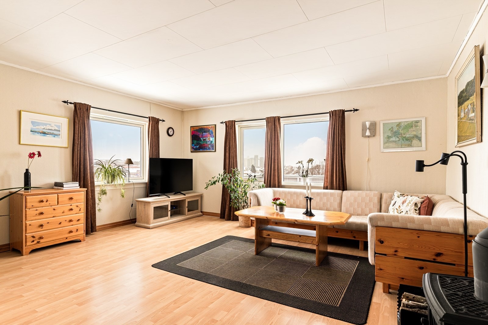 Velkommen til Frankendalsbakken 16 presentert av Eiendomsmegler 1. Foto: Karl Filip Kronstad. Galleribilde