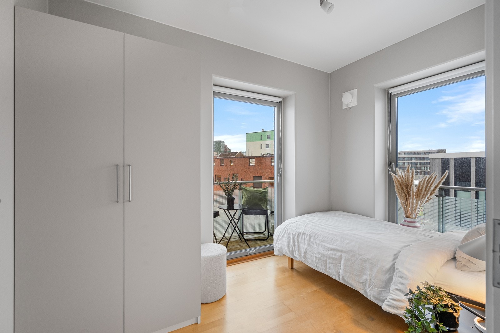 Soverom 2 med utg til balkong/ terrasse Galleribilde