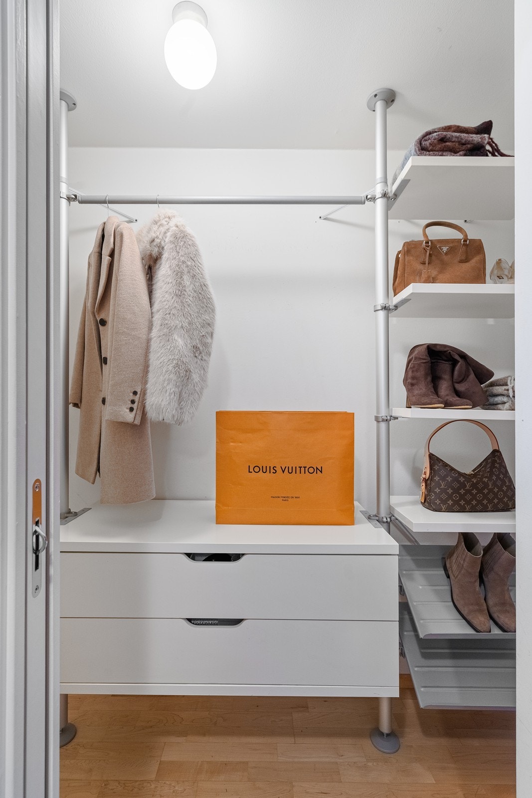 Garderoberom/ bod Galleribilde