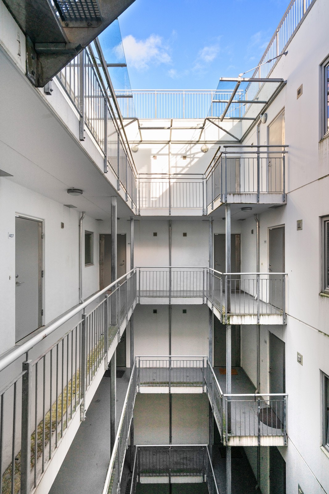 Adkomst via felles atrium Galleribilde