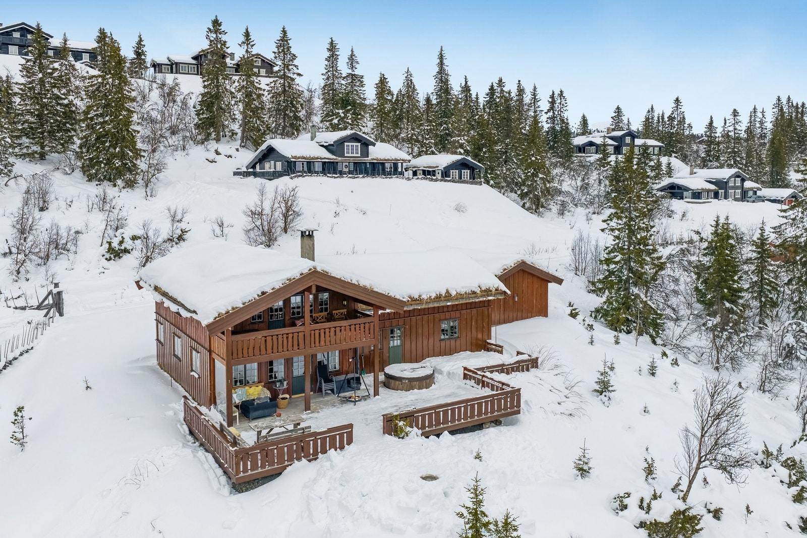 Eiendomsmegler Ida Follinglo presenterer denne eiendommen. Vinterfoto ute: EFKT v/Tor Solberg Galleribilde