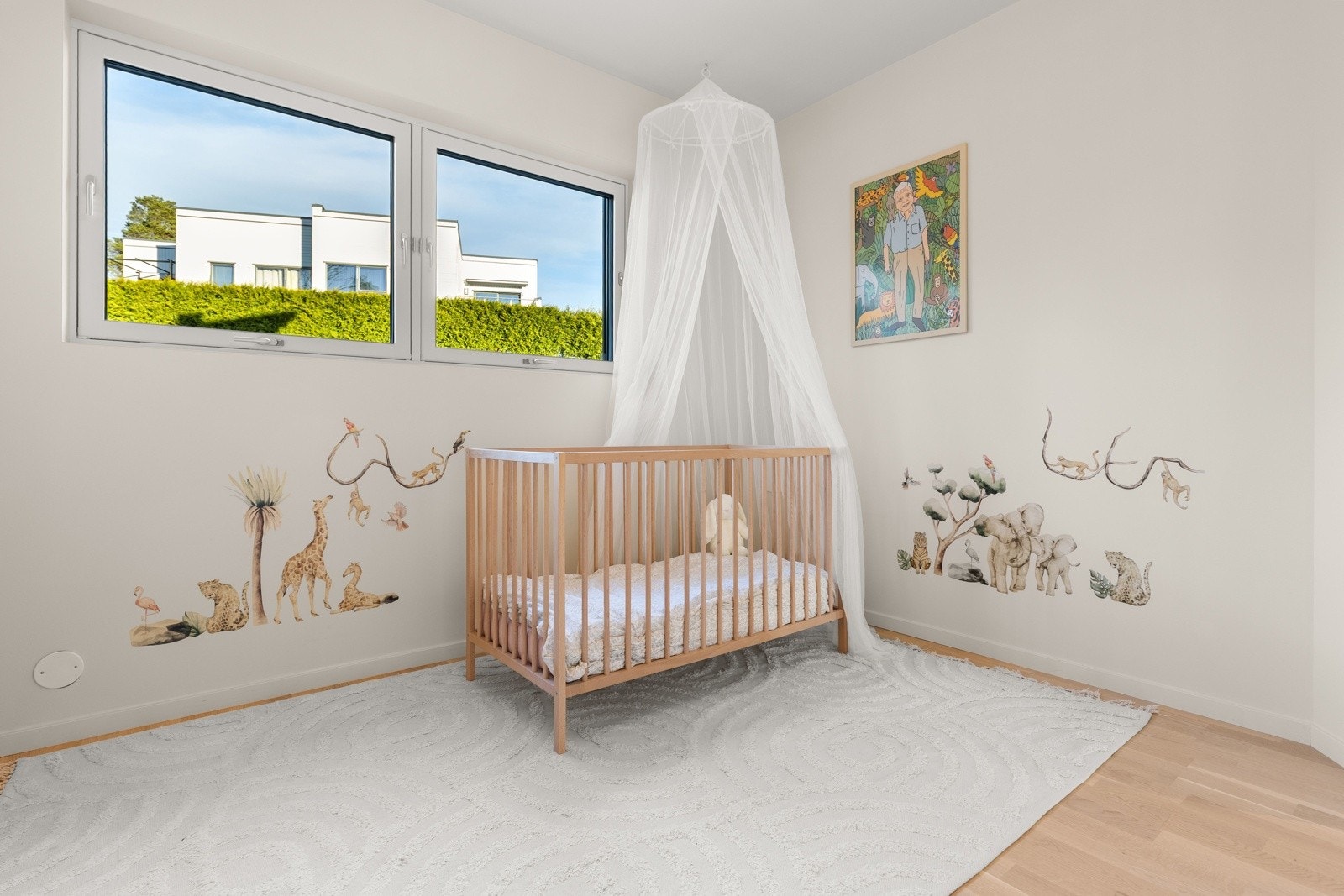 Med sine 3 soverom har man mulighet til også å innredet et av rommene til gjesterom eller kontor, alt avhengig av hvilke behov man har. Galleribilde