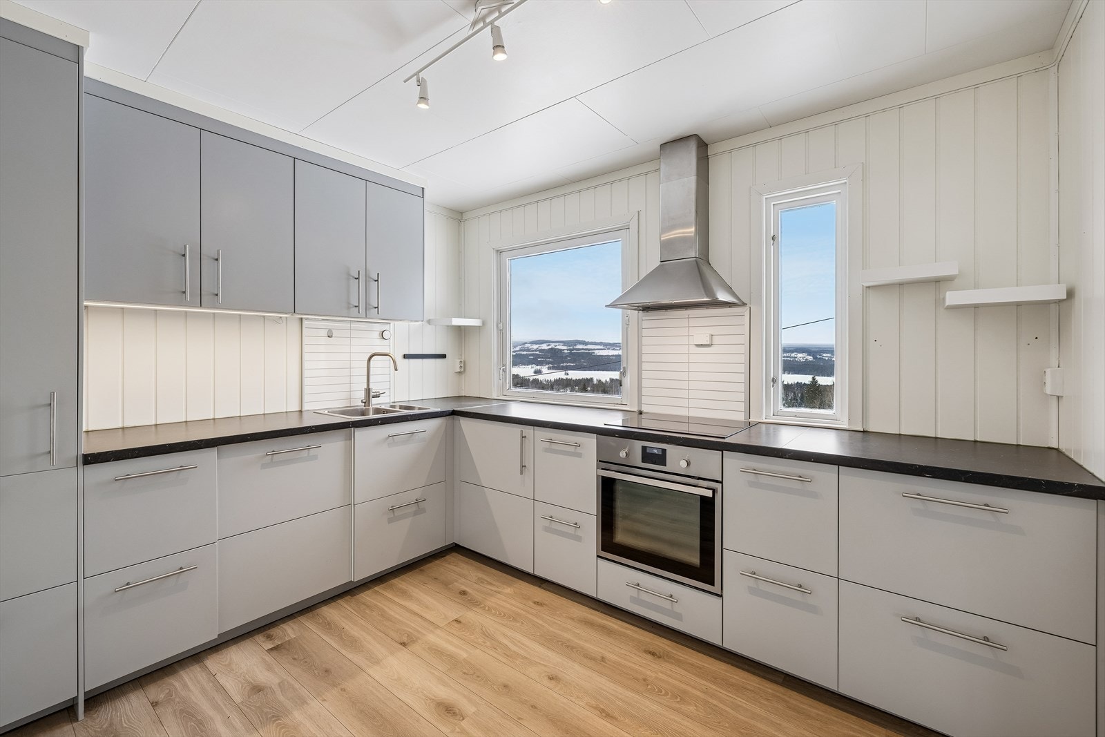 Under rehabiliteringen i 2018 ble alt av rør og elektrisk anlegg på kjøkkenet skiftet. Galleribilde