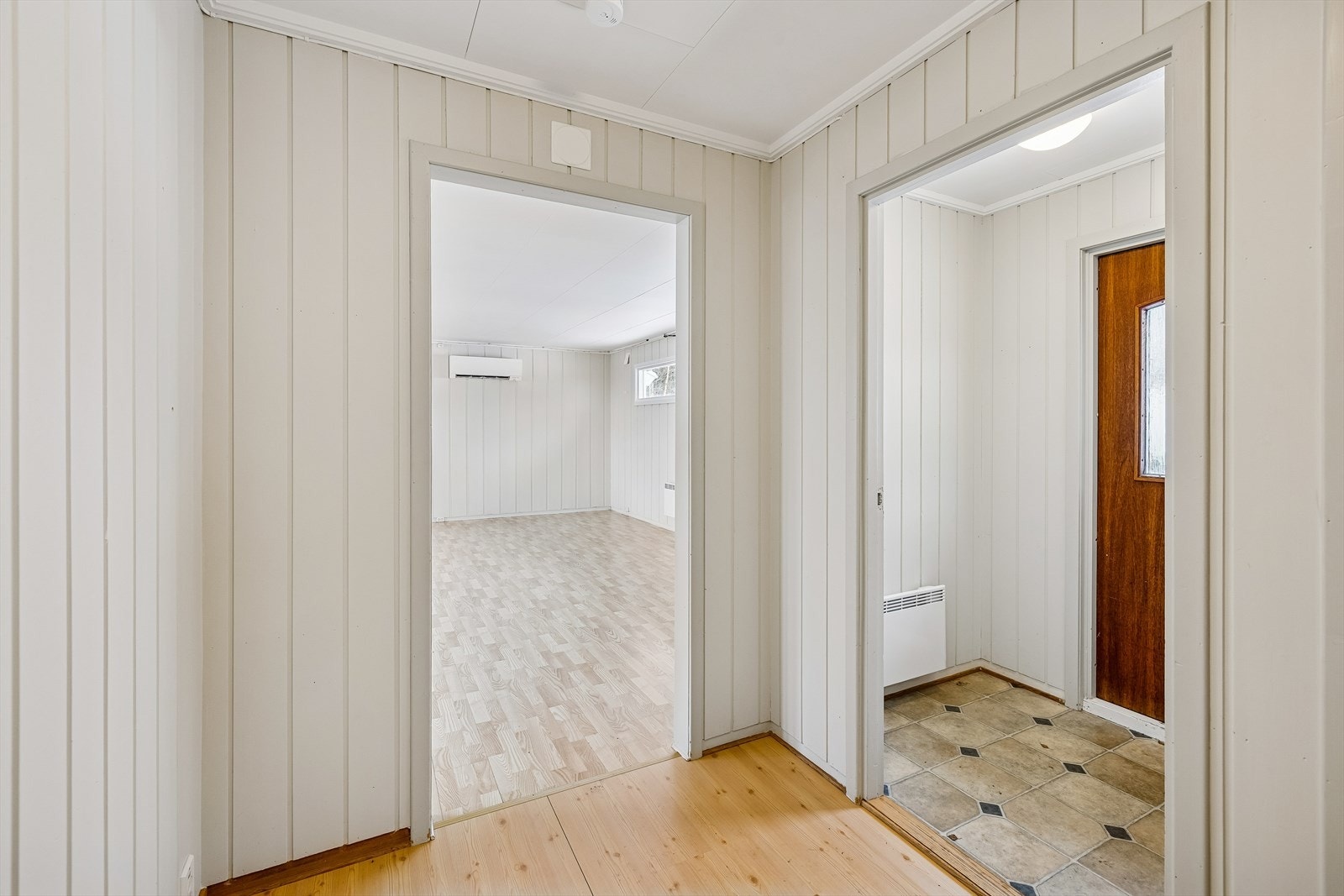 De fleste overflater ble malt i 2018, noe som gir et lyst og helhetlig inntrykk. Galleribilde