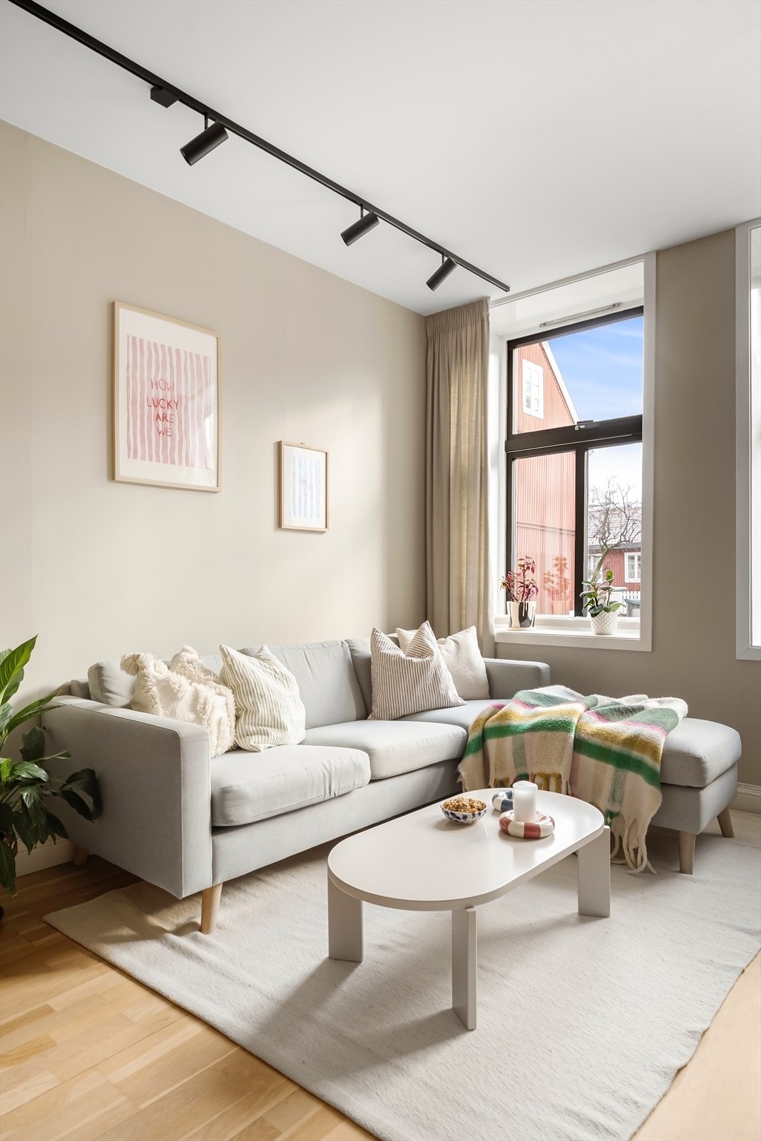 Det er muligheter for individuell nedbetaling av et av lånene i borettslaget, estimerte felleskostnader blir da på kr. 6.596 Galleribilde