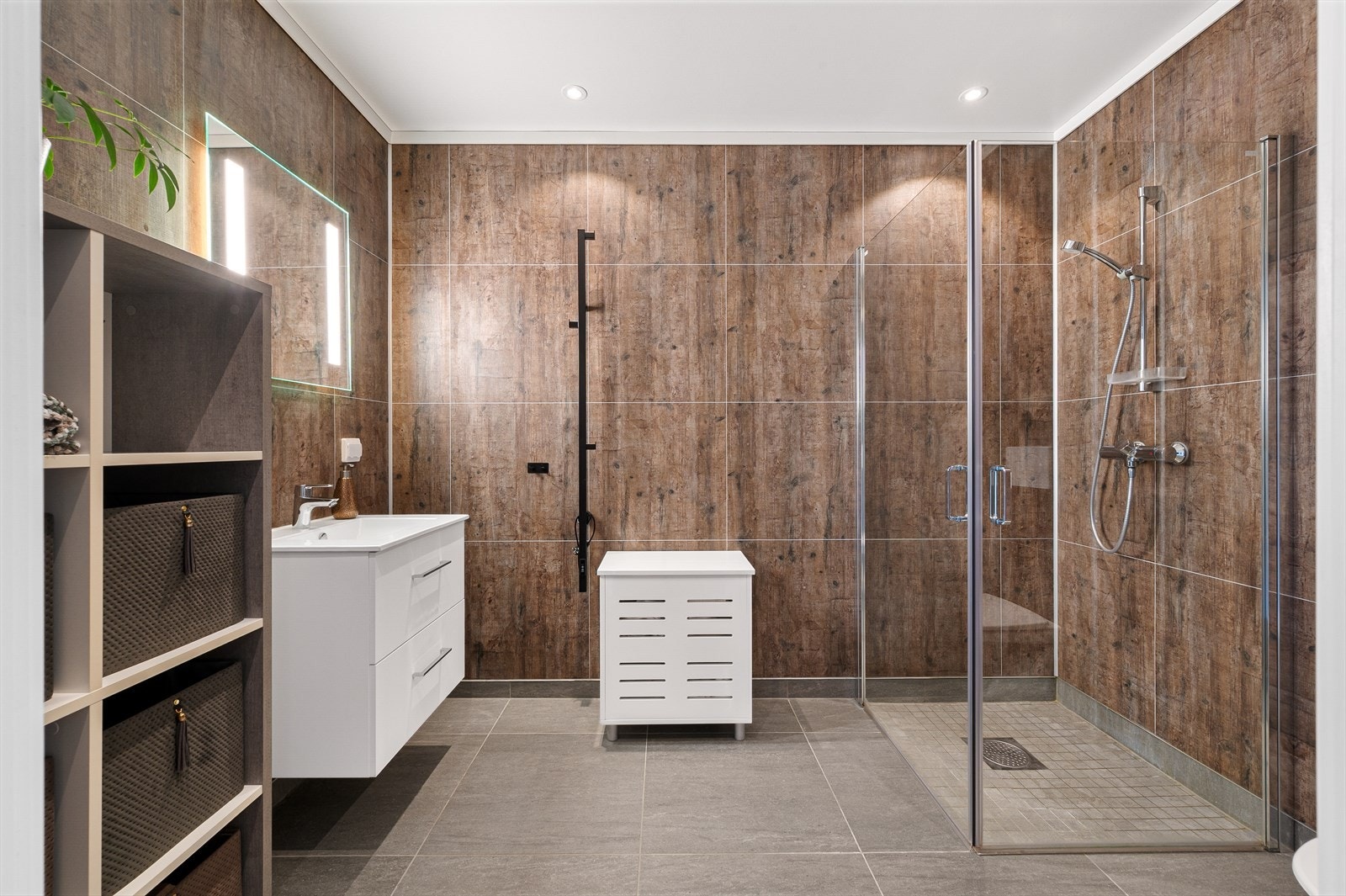 Flott bad med varme i gulv. Galleribilde