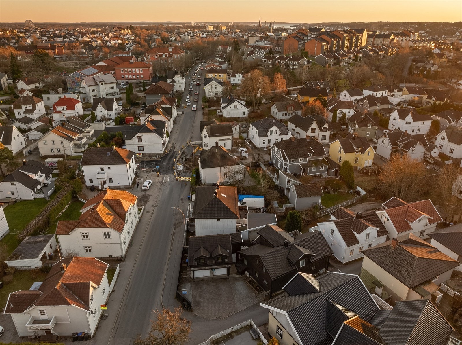 I Østre Frydenbergvei 25 bor du svært sentralt. Til sentrumskjernen tar det under 10 minutter å gå, eller kun få minutter å sykle. Galleribilde