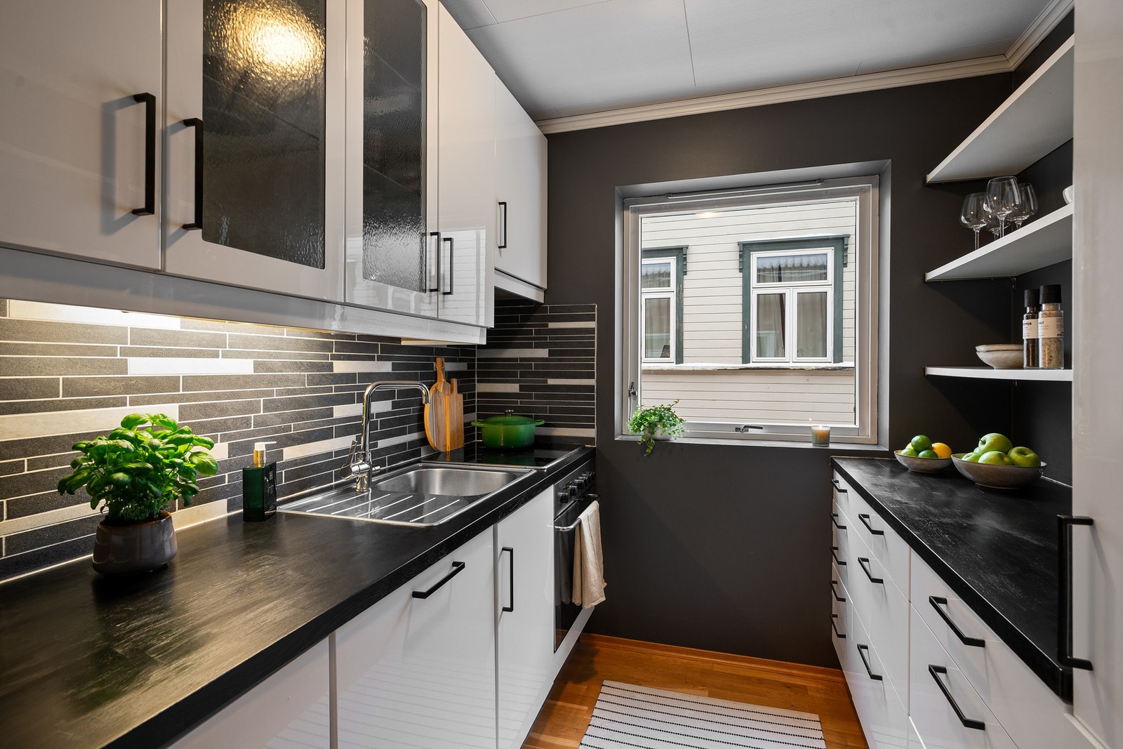 Pent kjøkken som ble oppusset i 2008. Galleribilde