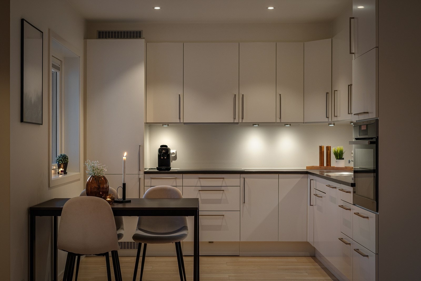 Her kan man flytte rett inn i en lekker og moderne leilighet. Galleribilde