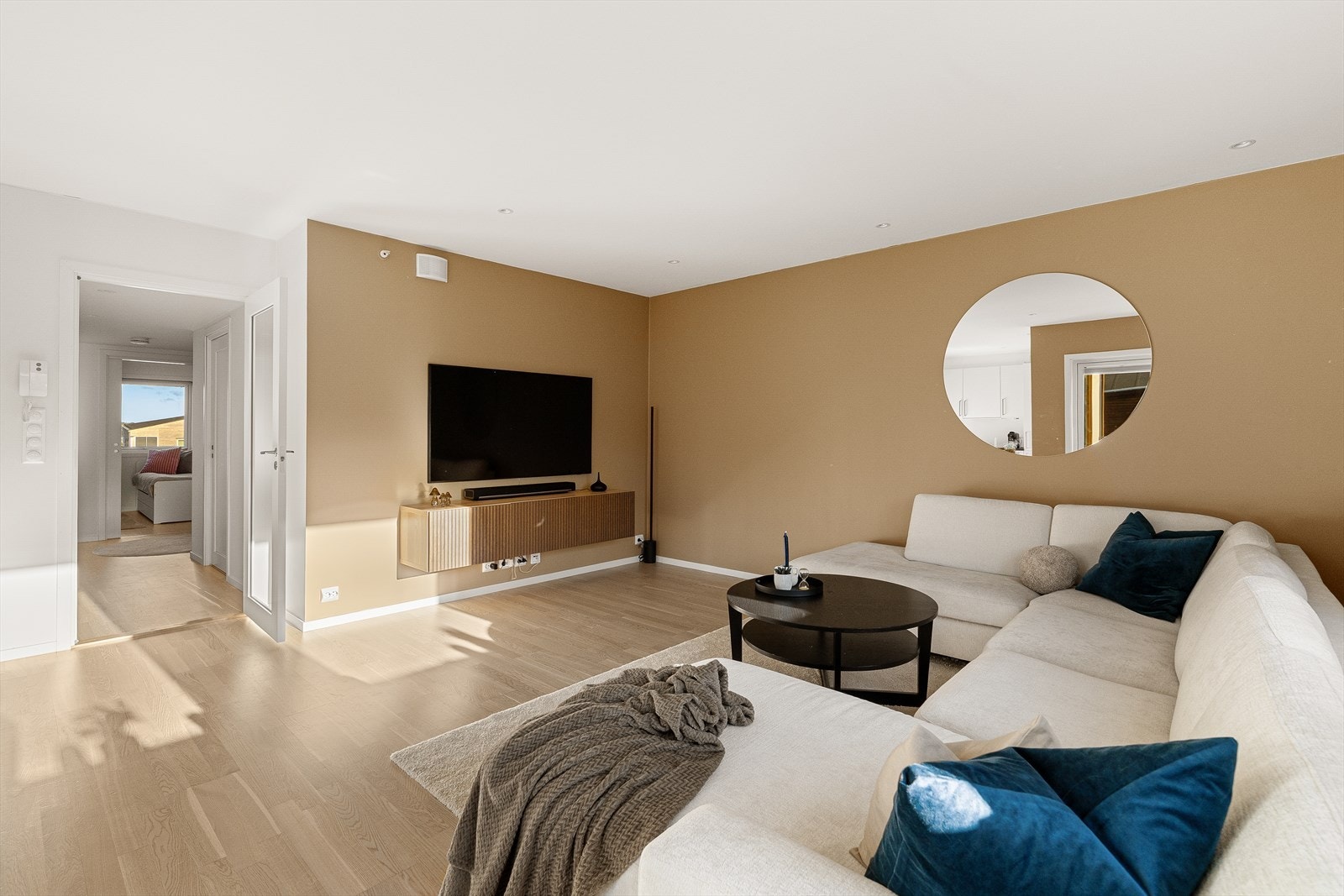 Delikate, tidsriktige farger og innredning gir leiligheten det lille ekstra. Galleribilde