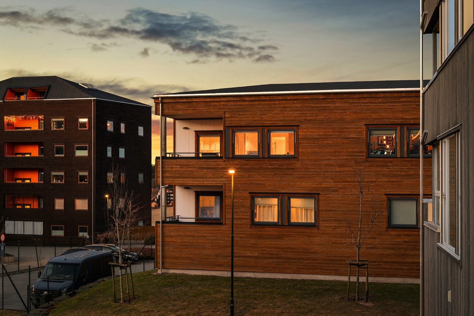 Leilighet i byggets øverste etasje med heis og carport. Galleribilde
