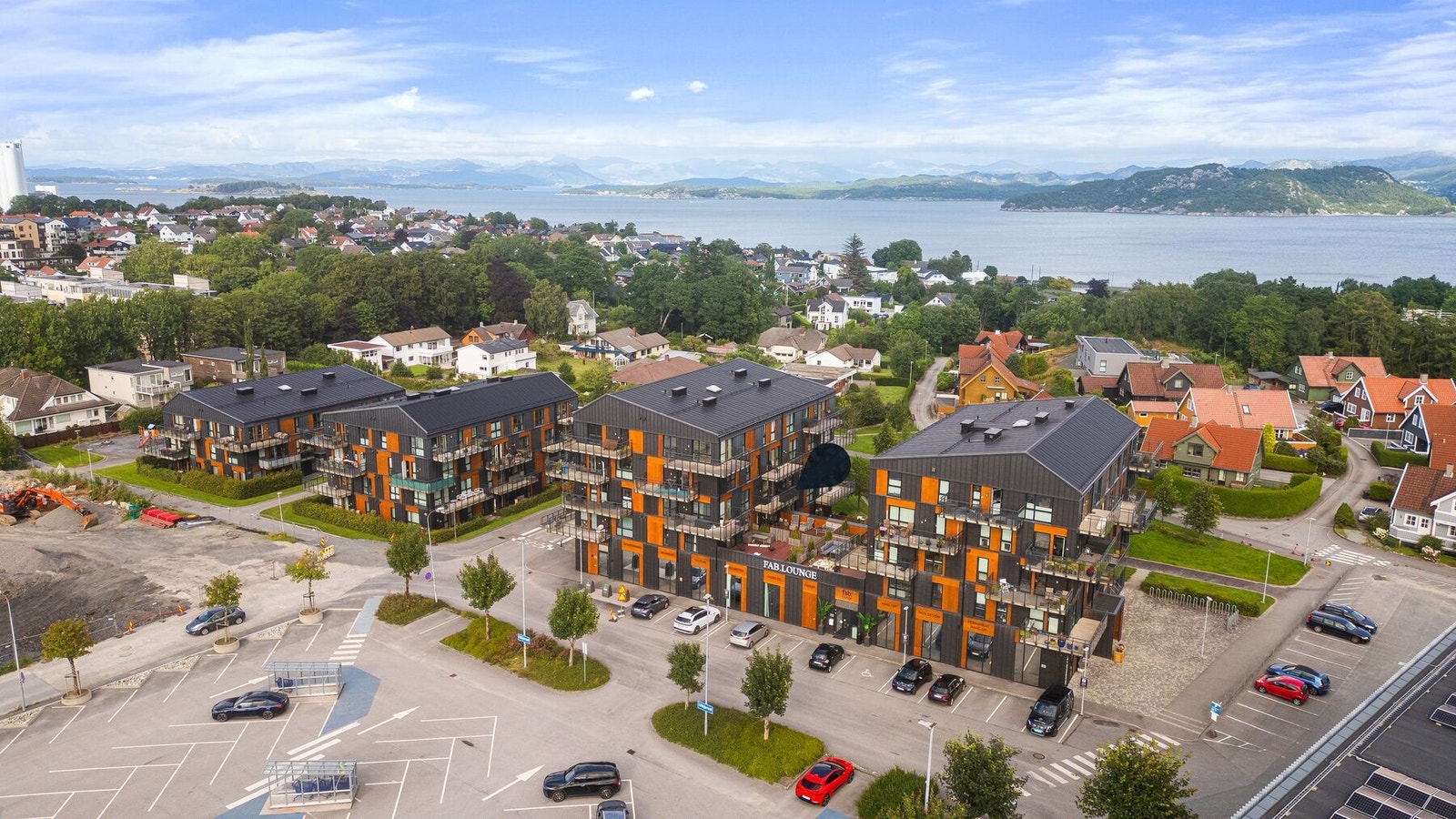 Inger Johanne Mauland Frivold, EIE eiendomsmegling har gleden av å presentere Langflåtveien 32A | Fotograf Arve Gravdal Galleribilde