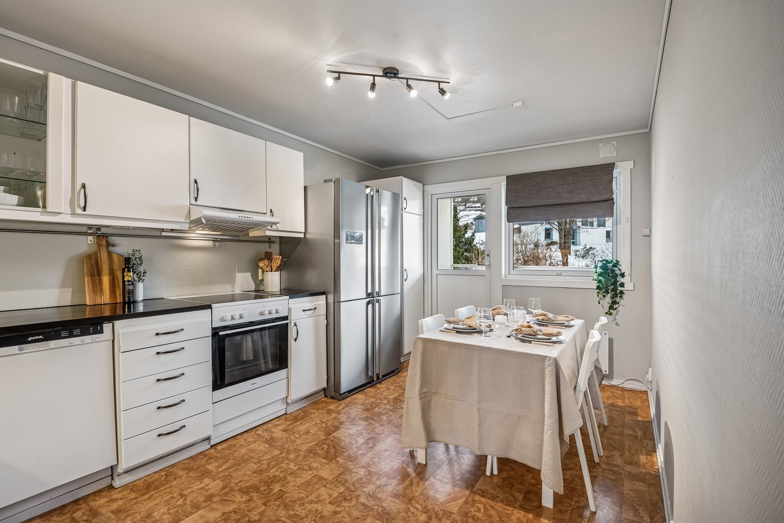 Her ligger alt til rette for mange hyggelige samtaler rundt middagsbordet. Galleribilde