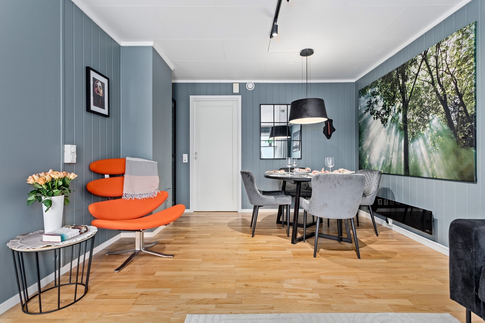 Det er god plass til stort spisebord. Galleribilde