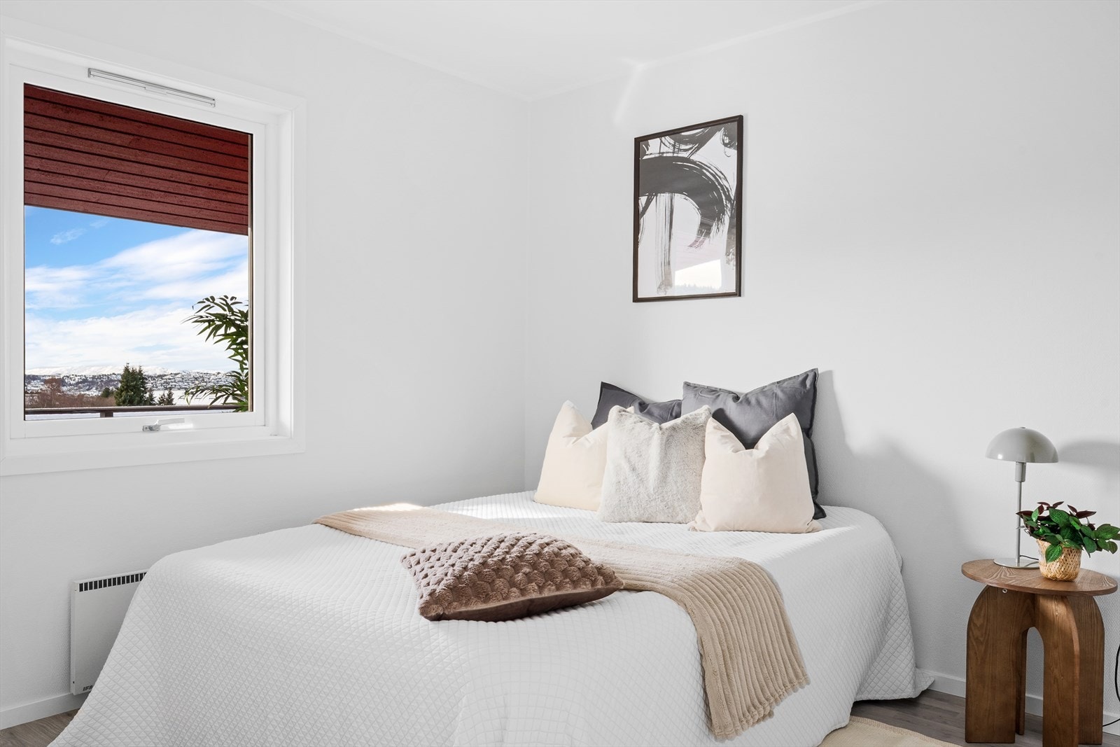 - Gode vindusflater her også, som slipper inn behagelig dagslys - Galleribilde