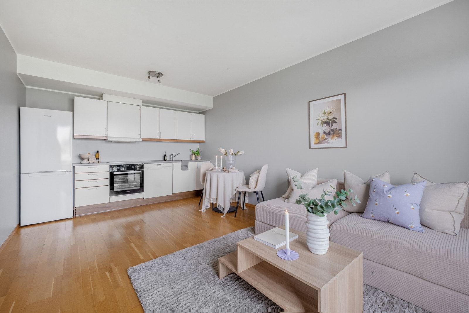 Selger har hatt leieinntekter på 8500,- pr. mnd på tilliggende hybel Galleribilde