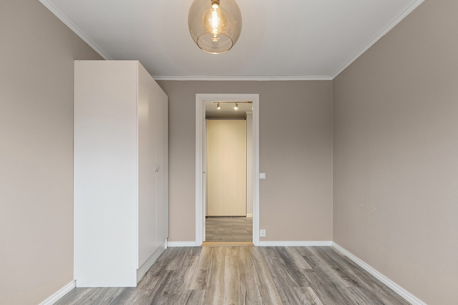 Soverommet med plass til seng og klesskap. Galleribilde