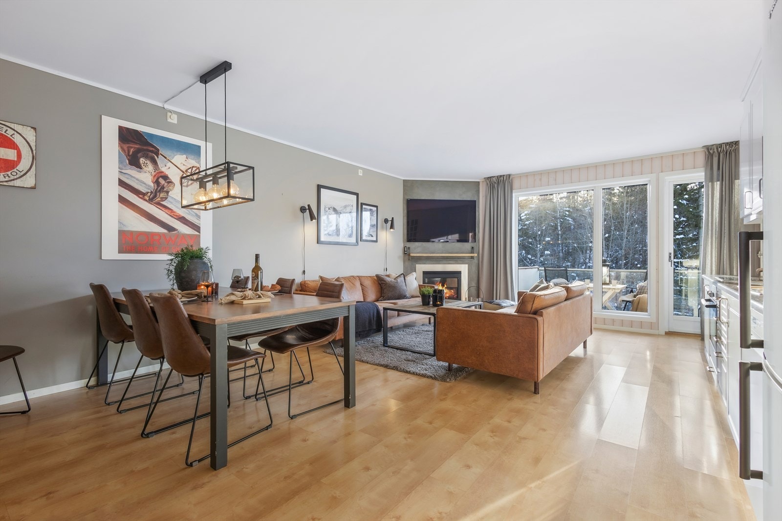 Lys og velholdt 4-roms fritidsleilighet med badstue på Nermo Galleribilde