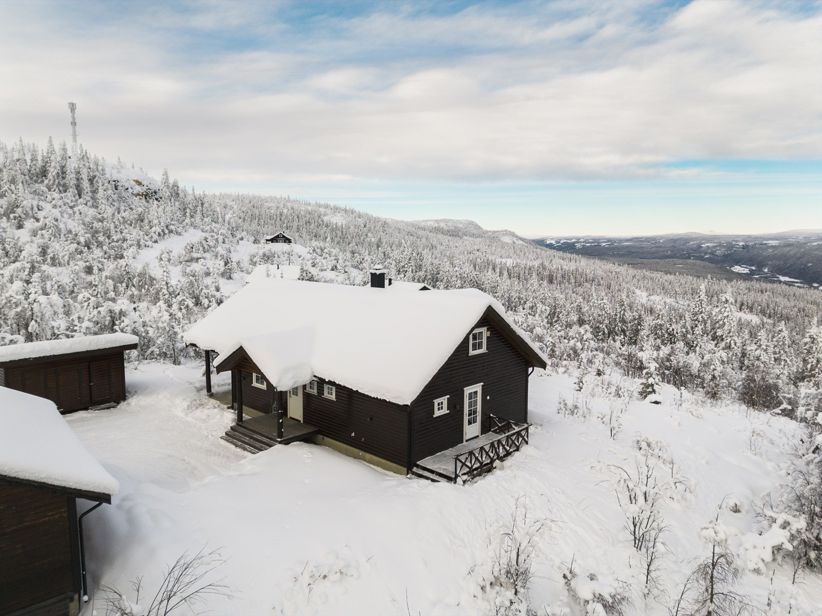 Med en gjennomført og vakker eiendom som denne er det enkelt å samle familie og venner til gode dager på fjellet. Galleribilde