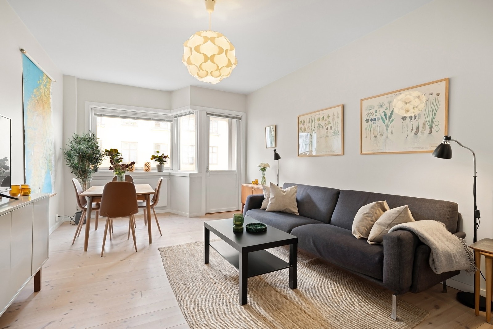 Renoveringen besto bl.a. av oppgradering av elektrisk anlegg samt legging av nye tregulv og nye veggflater. Galleribilde