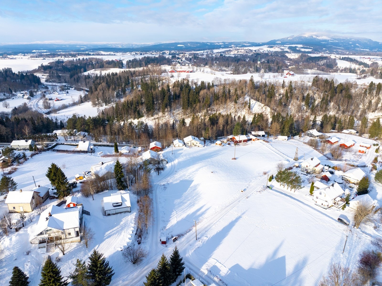 Denne tomten er strålende beliggende i et barnevennlig og flott boligområde. Galleribilde