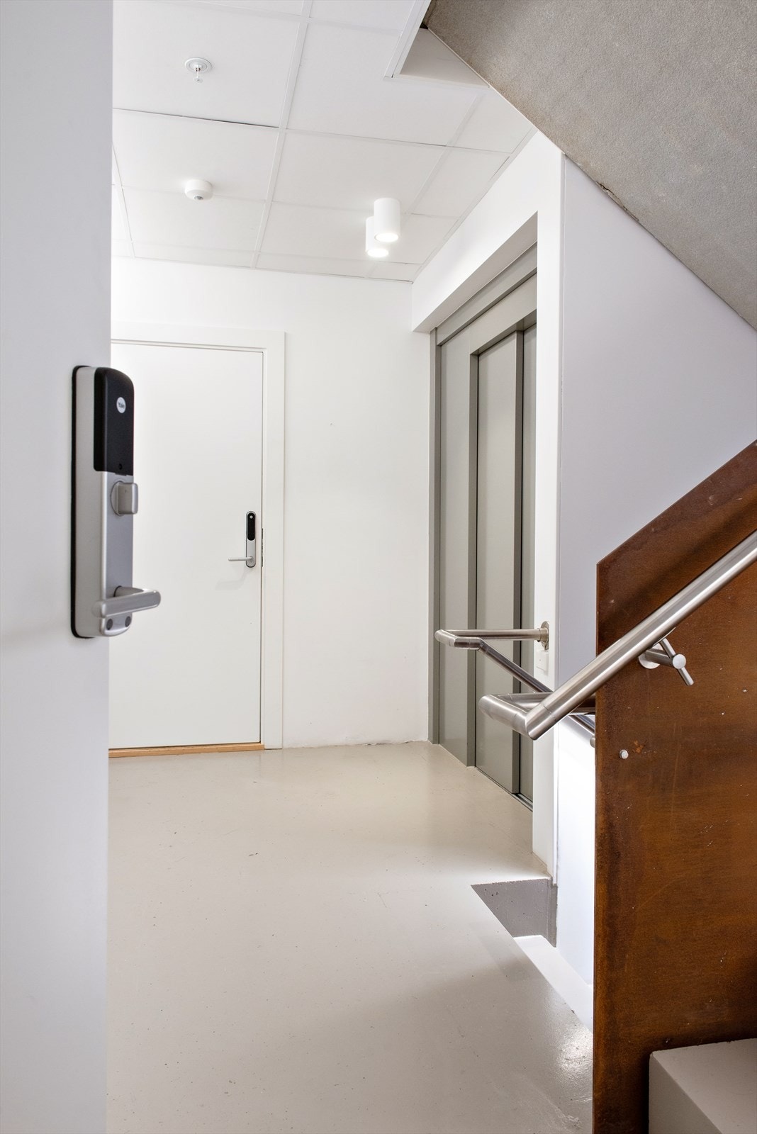 Bygget har flotte og velholdte fellesarealer og det er heisadkomst til etasjeplan. Galleribilde